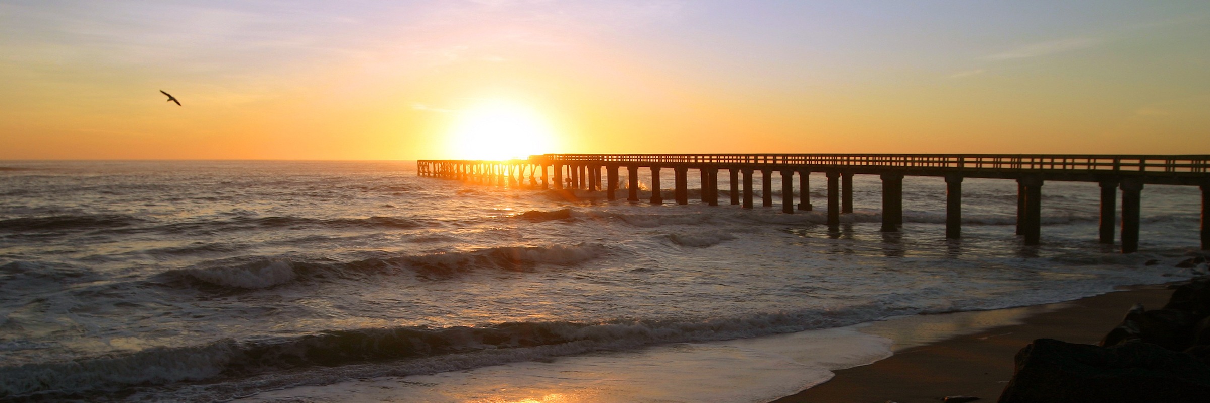 Die häufig auch „Jetty“ genannte alte Landungsbrücke in Swakopmund entstammt der Kolonialzeit Deutsch-Südwestafrikas und wurde früher als Schiffsanleger genutzt.