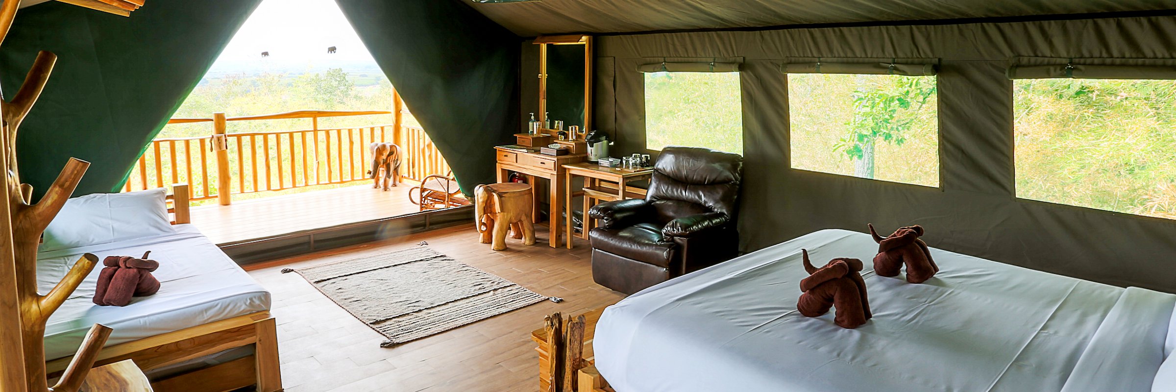 Die Zelte im Bush Camp Chiang Mai sind luxuriös ausgestattet mit bequemen Betten, einem privaten Bad und kostenlosem Wi-Fi.