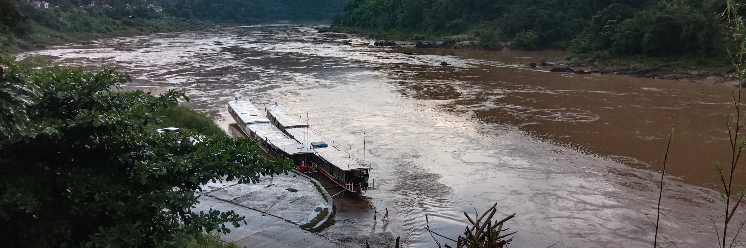 Die Nagi of Mekong-Boote sind im landestypischen Stil gebaute Boote mit modernisierter Ausstattung.