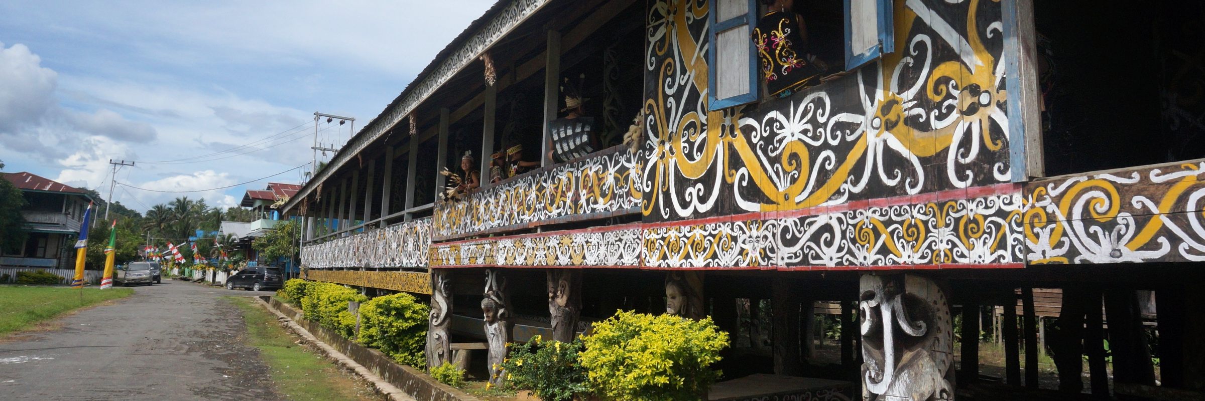 Die so genannte „Langhäuser“ der Dayak-Völker dienten einst als Wohnstätten für eine komplette Dorfgemeinschaft.