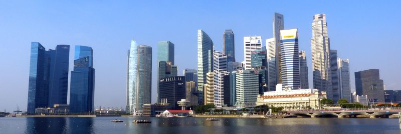 Der Insel- und Stadtstaat Singapur ist an der Südspitze der Malaiischen Halbinsel gelegen und der flächenkleinste Staat Südostasiens.