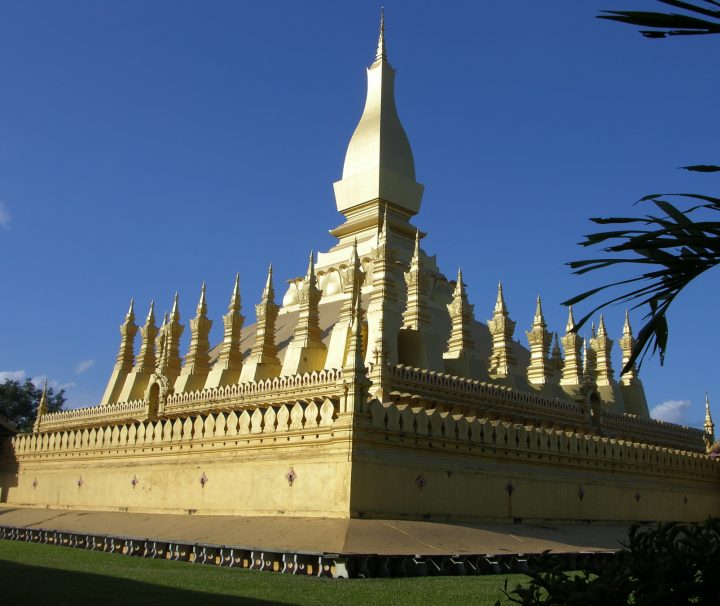 Produktbild-pha-Glanzlichter Luang Prabang und der Süden von Laos Der Buddhistische Stupa Pha That Luang ist ein religiöses Monument und Nationalsymbol von Laos.