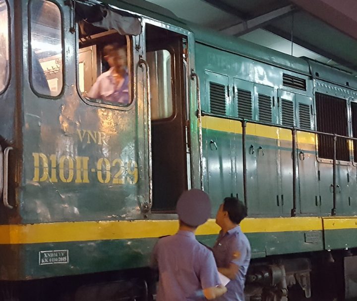 Produktbild-zug-Bahnerlebnis Vietnam Mit dem Zug durch Vietnam zu Reisen ist ein einziges Abenteuer, das seines gleichen sucht.