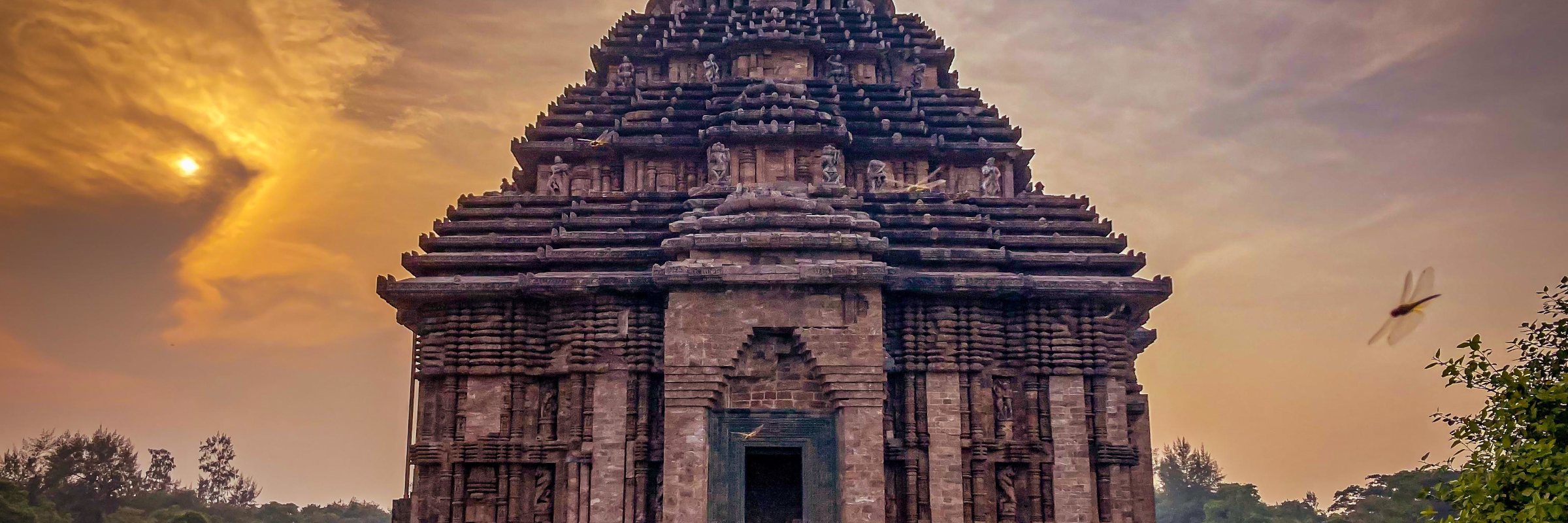 Der Sonnentempel von Konark ist ca. 60 km südöstlich von Orissas Hauptstadt Bhubaneswar gelegen und dem hinduistischen Sonnengott Surya geweiht.