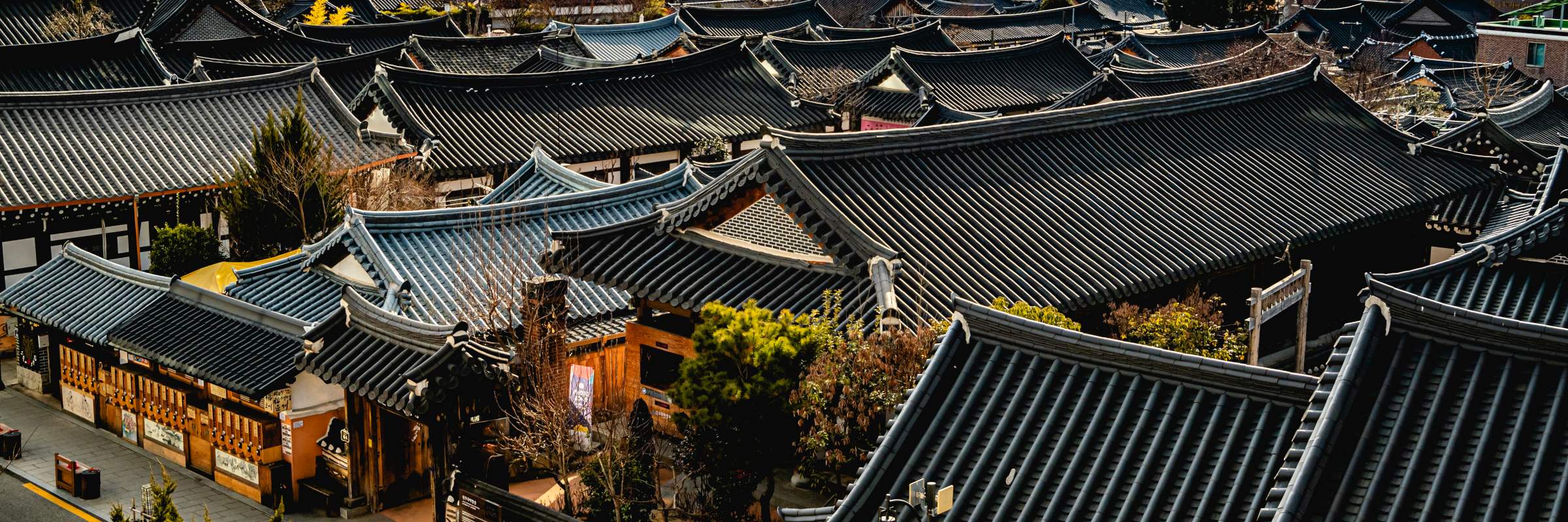 Mit über 700 traditionellen, koreanischen Häusern (Hanok), ist Jeonju das größte, traditionelle Hanok-Dorf in Korea.