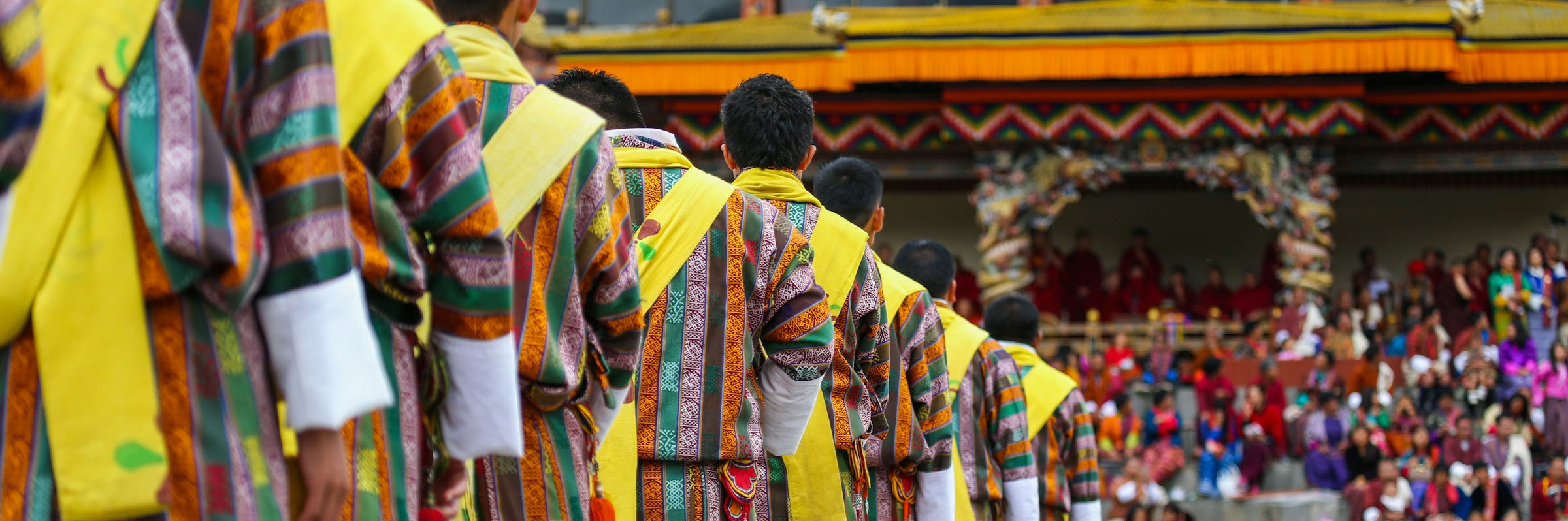Bunte Festivals sind wichtiger Bestandteil der buddhistischen Kultur in Bhutan, dem Land des Donnerdrachens