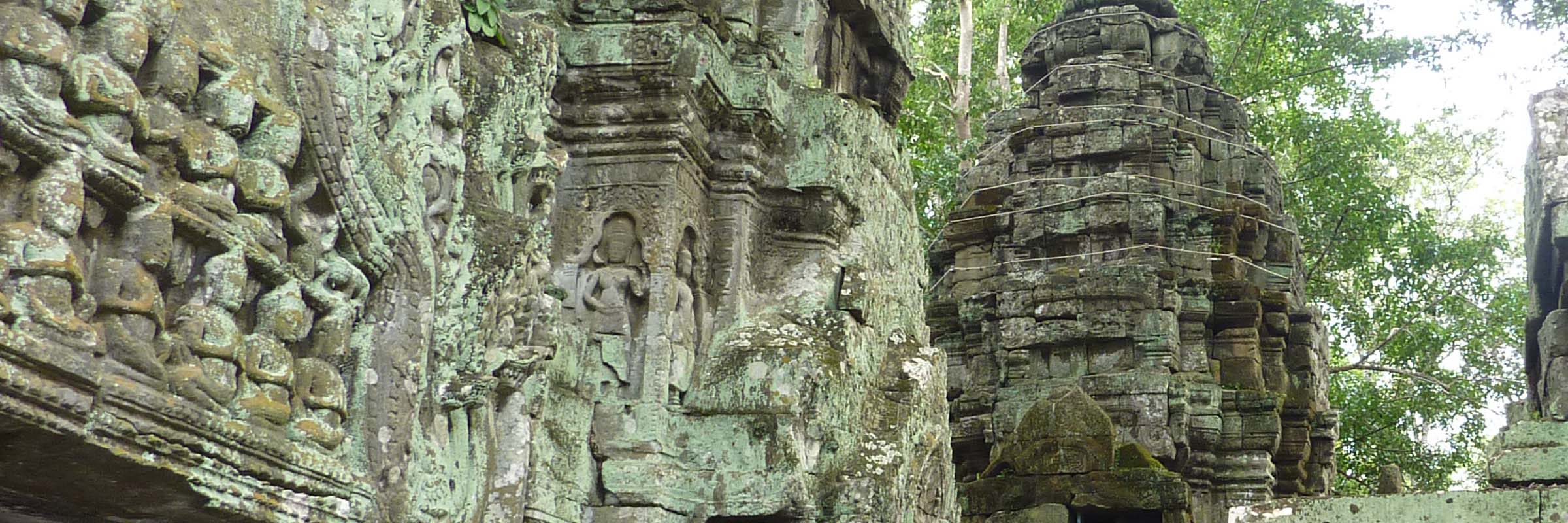Innenbereich eines verfallenen Tempels im Gebäudekomplex Ta Prohm