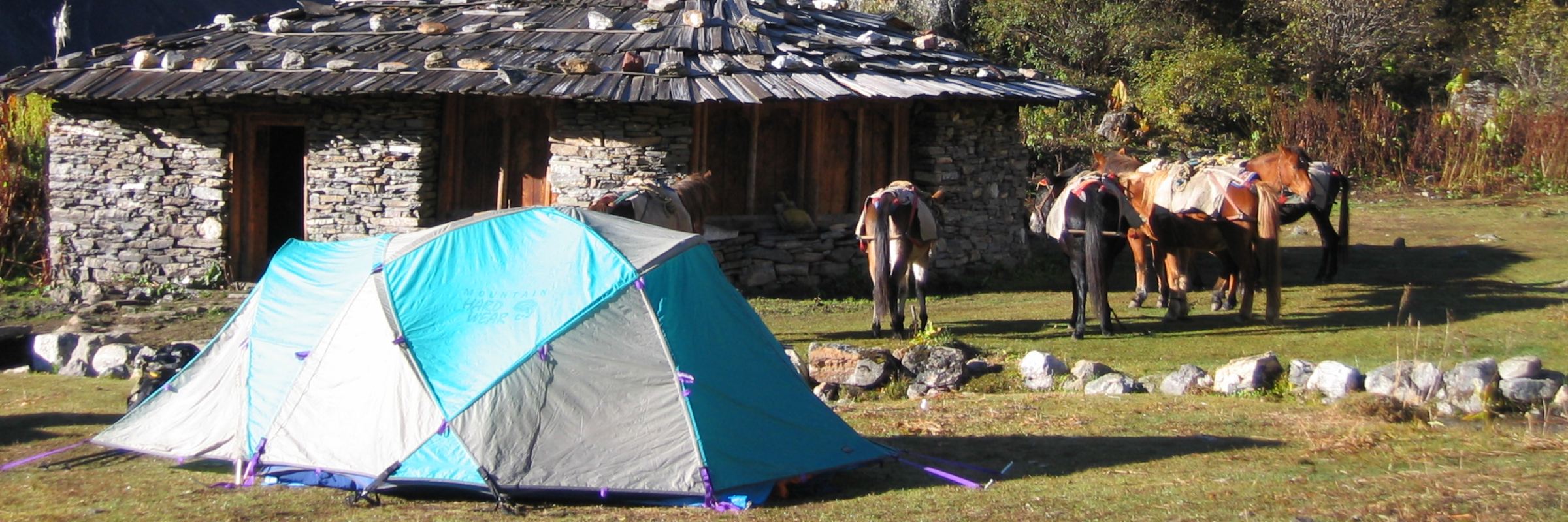 Das Jhomolhari Basecamp ist ein Lagerplatz auf einer Höhe von 4.040 m.