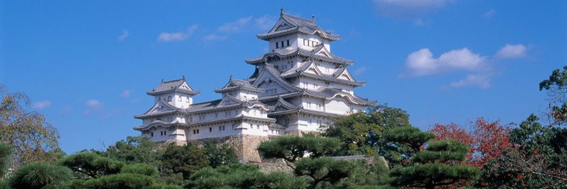 Burg Himeji in der gleichnamigen Burgstadt auf der japanischen Hauptinsel Honshu
