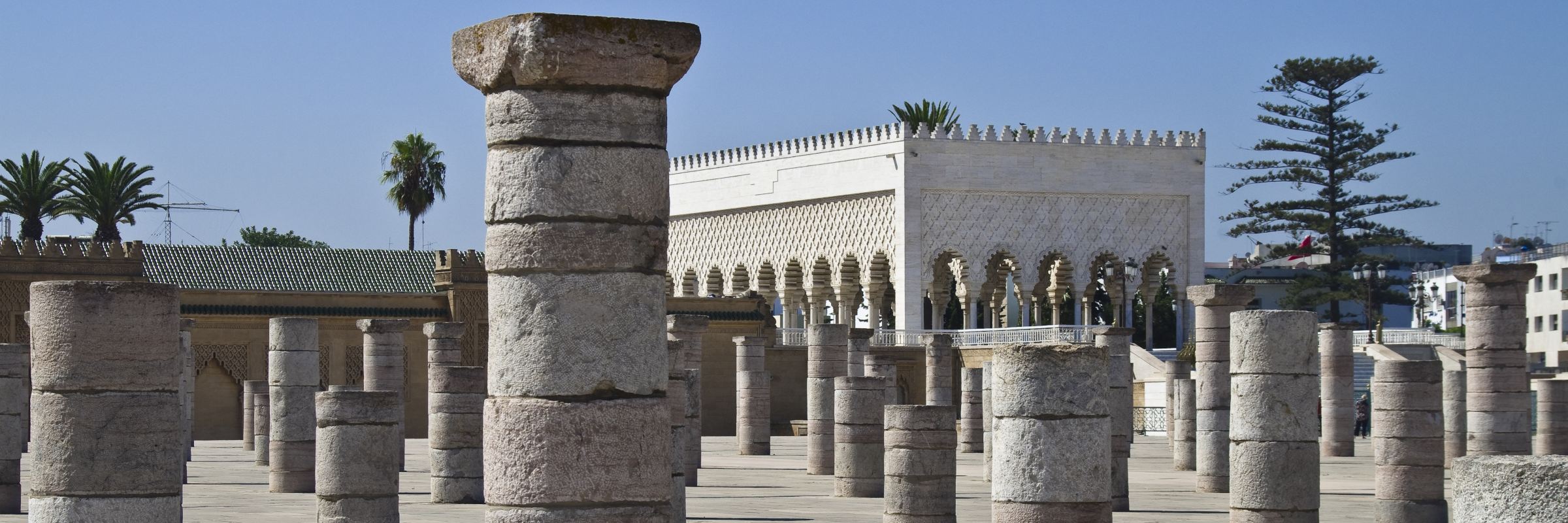 Mausoleum von Mohammed V. auf dem Gelände der unvollendeten Hassan-Moschee in der marokkanischen Stadt Rabat