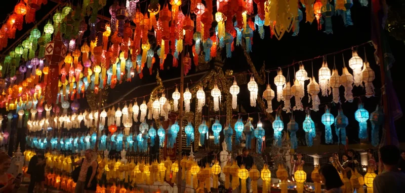 Loy Krathong Thailand Lichterfest in Sukhothai während einer Rundreise