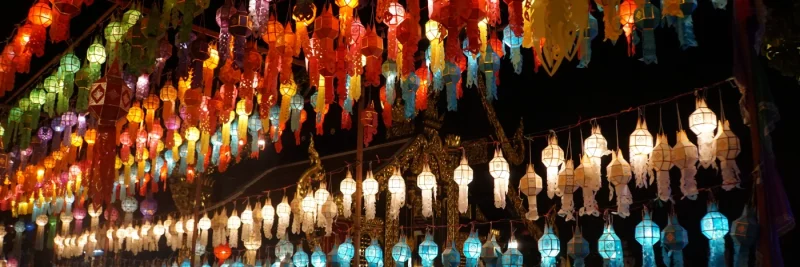 Loy Krathong Thailand Lichterfest in Sukhothai während einer Rundreise