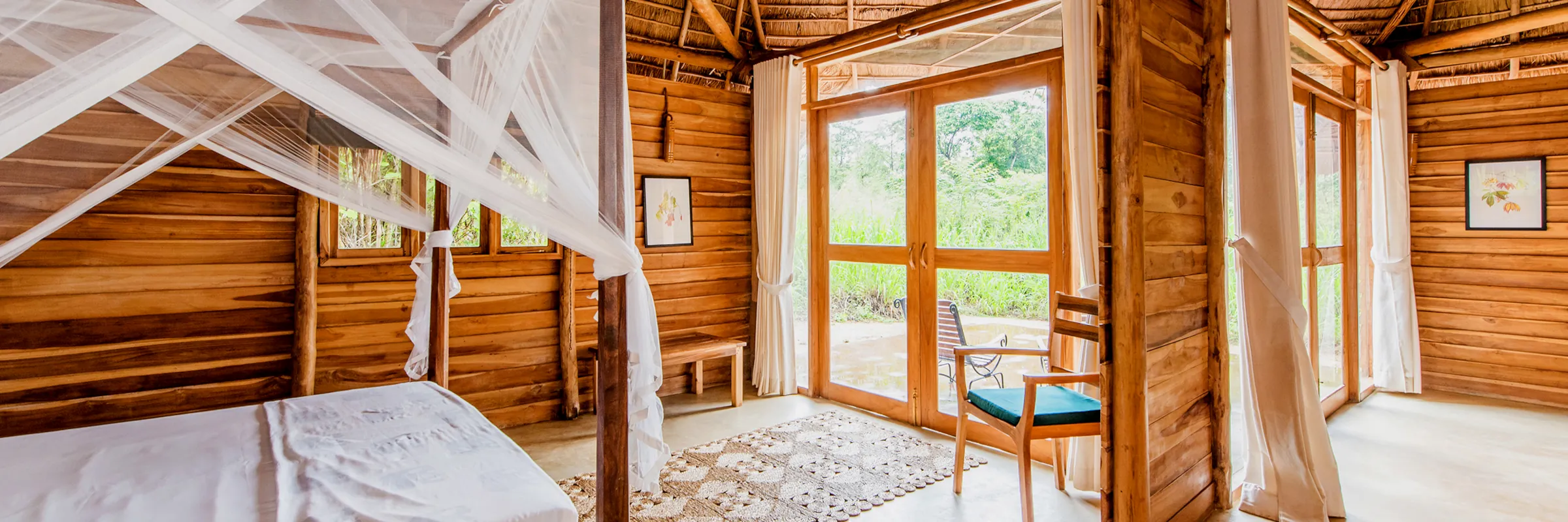 Innenansicht eines Bungalows in der Gal Oya Lodge